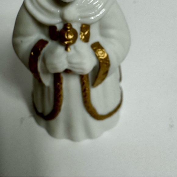 1996 Magi Bells - Balthasar (Frankincense)
1996 HALLMARK PREMIUM ORNAMENT - Picture 5 of 12